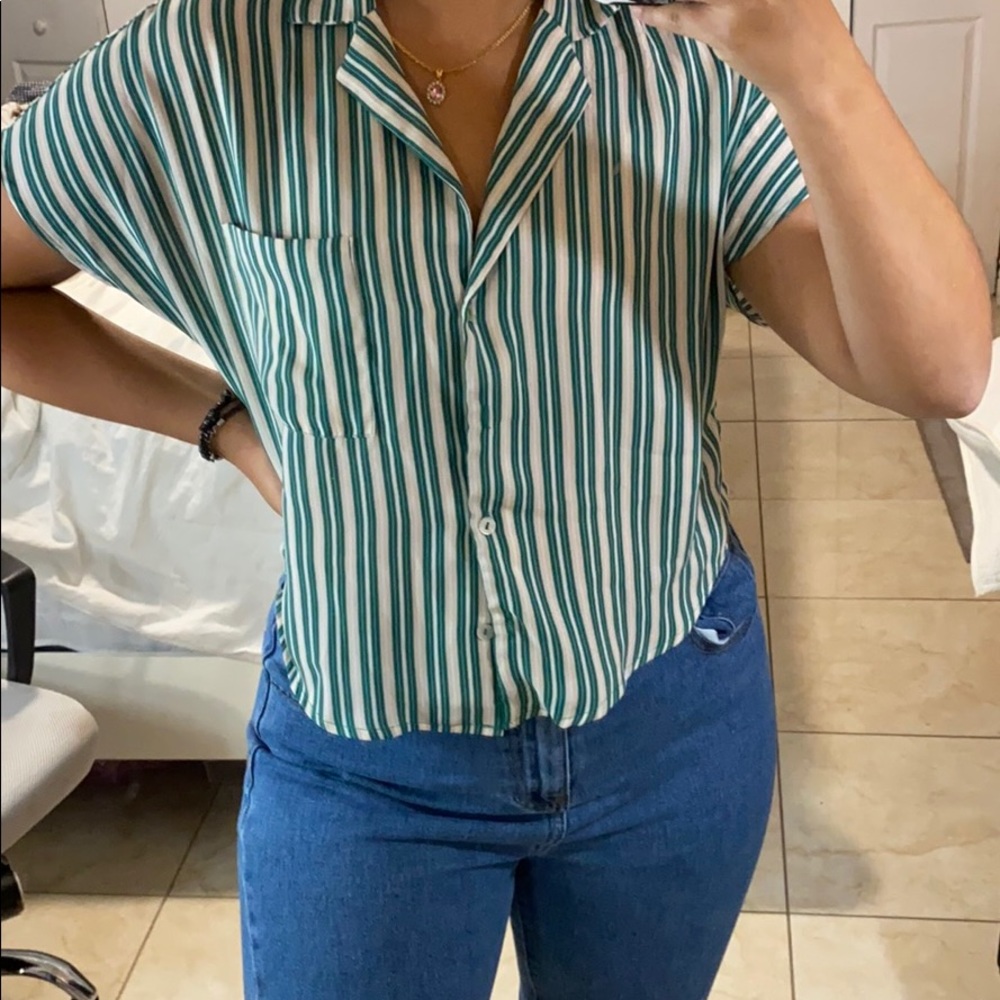 FLOWY GREEN & NUDE STRIPED BLOUSE - Picture 1 of 3